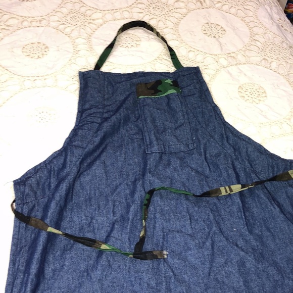 Small denim apron with camouflage trim handmade - Picture 5 of 5